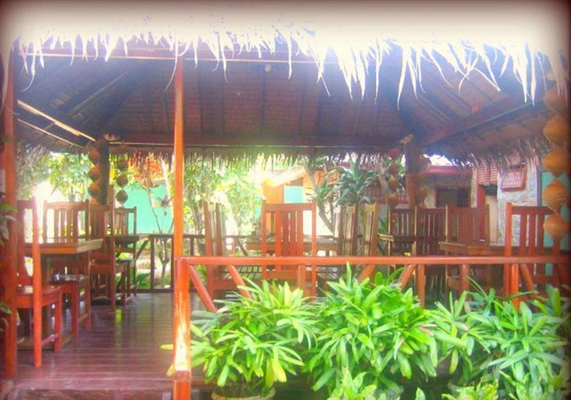 Pems Pension And Restaurant Taytay  Exterior foto